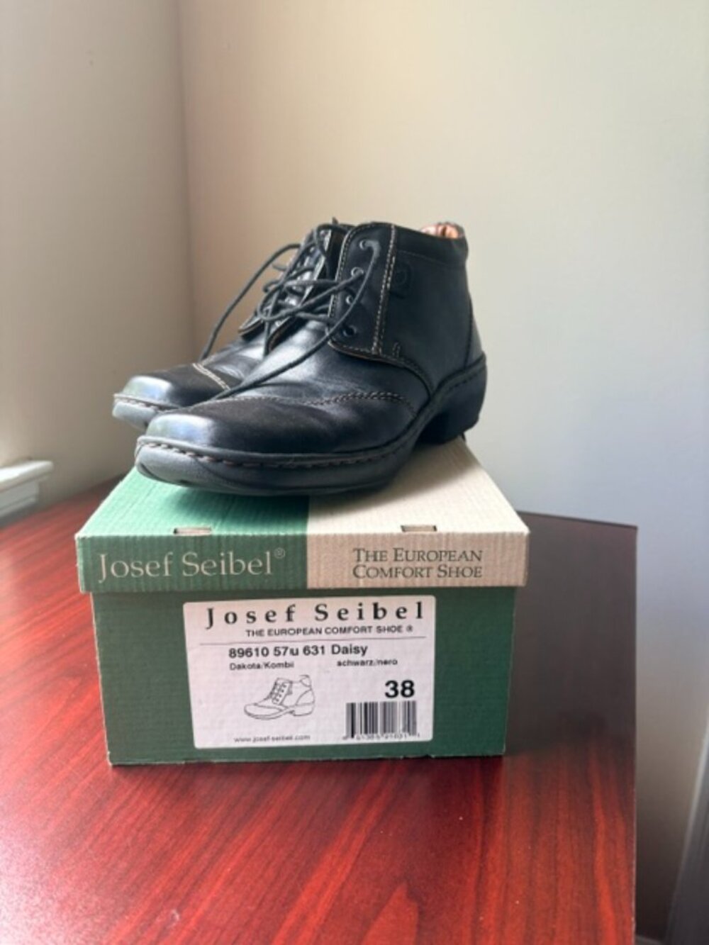 Josef Seibel "Daisy" Black Leather Ankle Boots EU 38 US 7 Comfort Shoes Lace Up